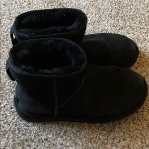 Women’s Uggs size 6